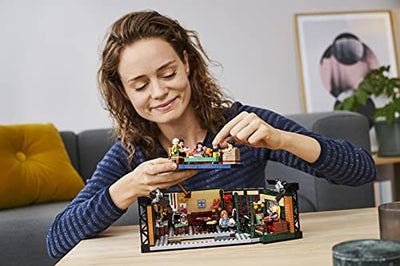 LEGO 21319 Ideas Friends Central Perk Café für Erwachsene und Fans der Kultserie, Konstruktionsspielzeug mit 7 Minifiguren, Set zum 25. Jubiläum