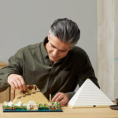 LEGO 21058 Architecture Cheops-Pyramide Bausatz zum Basteln als kreatives Hobby, Geschenkidee für Erwachsene, Männer, Frauen, Mutter, Vater, kreative Aktivität, Sammlung berühmter Sehenswürdigkeiten