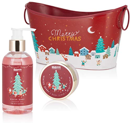 BRUBAKER Cosmetics Bade- und Dusch Set Winter Beeren Duft - 6-teiliges Geschenkset in dekorativer Metallwanne Weihnachten - Weihnachtsset für Frauen und Männer