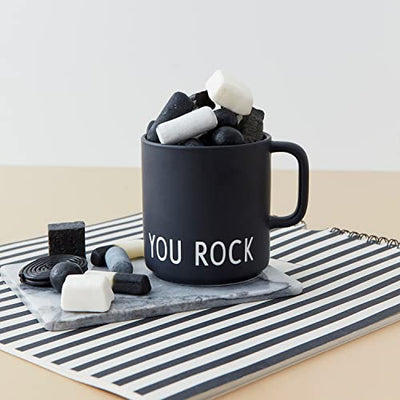 Design Letters Lieblingsbecher Schwarz YOU ROCK | Geschenke für Lieblingsmensch | Kaffeetasse mit Henkel aus Porzellan