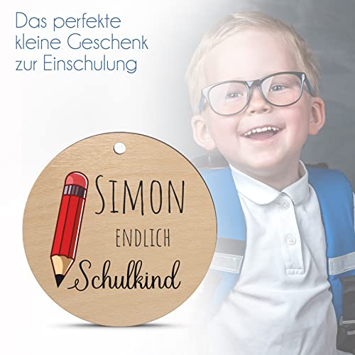 gravuru Personalisierte Holz Anhänger für Schultüte mit Foto - Schultütenanhänger erster Schultag - Namensanhänger Schulkind 2022 mit Namen & Motiven - Geschenk zur Einschulung für Junge & Mädchen