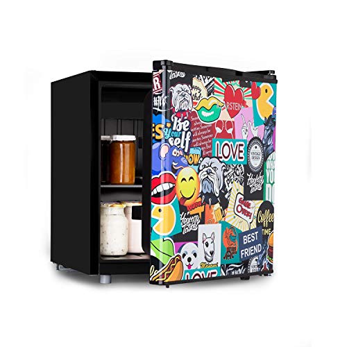 Klarstein Cool Vibe - Kühlschrank, Volumen: 48 Liter, VividArt Concept: Tür mit StickerBomb-Comic-Design Print, Eisfach, Geräuschentwicklung: 42 dB, schwarz