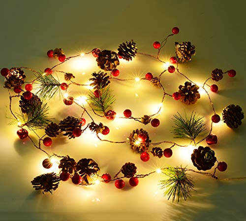 YQing 204cm Weihnachtskiefer Girlande, Weihnachtsgirlande mit LED,Rote Beeren, Kiefernzapfen, Beerengirlande Deko für Kamin-Tür-Winter-Innendekoration im Freien