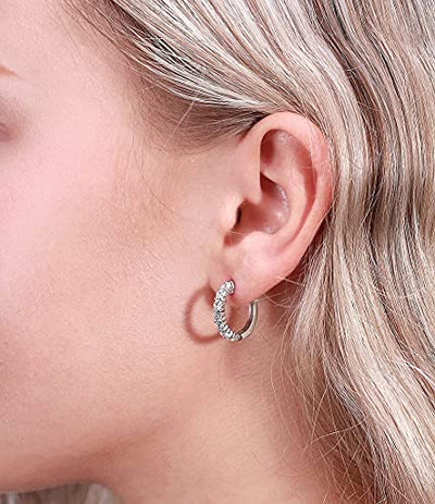 Funkelnde Creolen Ohrringe aus 925 Sterling Silber mit Steinen für Damen I Kreolen Geriffelt klein mit Zirkonia Steine I Schmuck in hochwertiger Juweliersqualität (Rosegold)