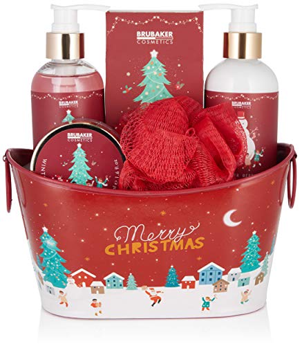 BRUBAKER Cosmetics Bade- und Dusch Set Winter Beeren Duft - 6-teiliges Geschenkset in dekorativer Metallwanne Weihnachten - Weihnachtsset für Frauen und Männer