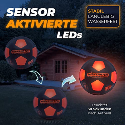 NIGHTMATCH LED Leuchtfußball - Offizielle Größe 5 - Komplettset - 2 Sensor aktivierte LED's für Spaß im Dunkeln - Ideal für Klein & Groß - Leuchtfussball, Leuchtball Kinder, Fussball (Schwarz/Orange)