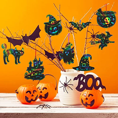 COLOFALLA 51 Stück Halloween Kratzbilder Set Regenbogen DIY Basteln für Kinder Halloween Party Anhänger Deko Mitgebsel mit Holzstäbchen Bänder Bastelset Geschenke für Junge Mädchen