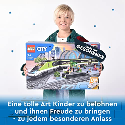 LEGO 60337 City Personen-Schnellzug, Set mit ferngesteuertem Zug mit Scheinwerfern, 2 Wagen und 24 Schienen-Elementen, Eisenbahn-Spielzeug, Geschenk zu Weihnachten für Mädchen und Jungen