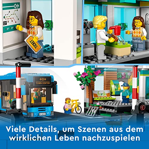 LEGO 60335 City Bahnhof, Spielzeug mit Schienen-LKW, Straßenplatte, Schienensegmenten und Minifiguren, Geschenk Set, kombinierbar mit City Zug Sets und mehr