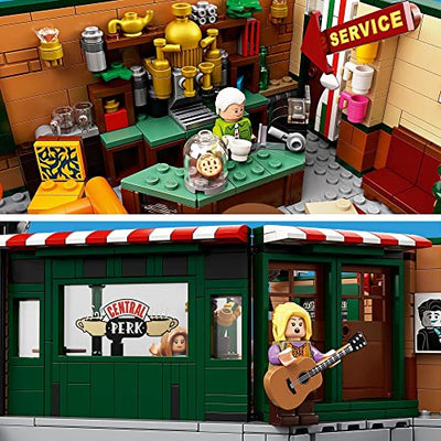 LEGO 21319 Ideas Friends Central Perk Café für Erwachsene und Fans der Kultserie, Konstruktionsspielzeug mit 7 Minifiguren, Set zum 25. Jubiläum